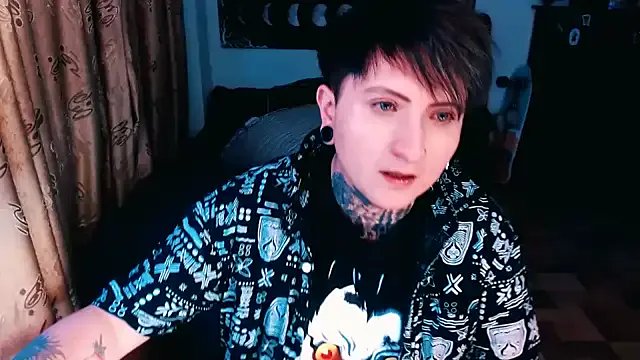 Marieblueeyes on StripChat