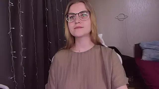 MissBrightShine on StripChat 