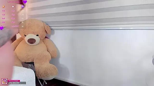 misspaulinaa on StripChat 