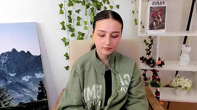 MittieRichison on StripChat 