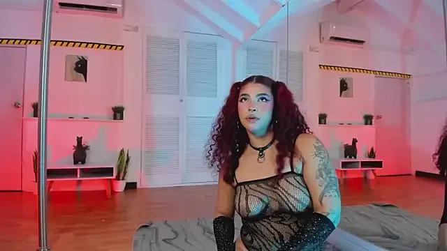 MizzHell on StripChat 