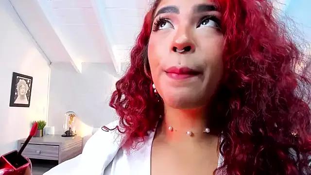 MizzHell on StripChat 