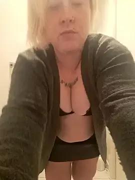 mollymay69 on StripChat 