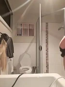 mollymay69 on StripChat 