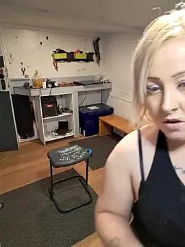 mollymay69 on StripChat 