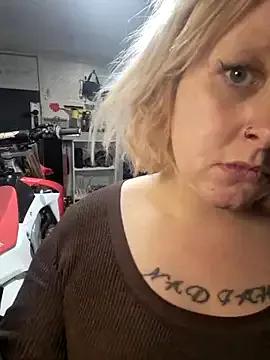 mollymay69 on StripChat 