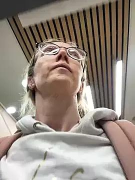 MollyStory on StripChat 