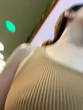 Mon_Cherry on StripChat