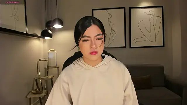 NataliaGaret on StripChat 