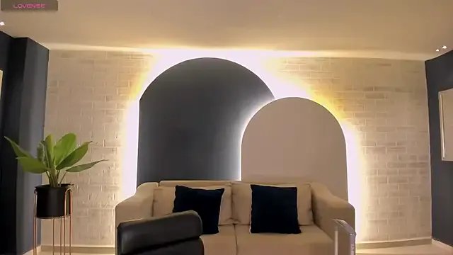 NataliaGaret on StripChat 