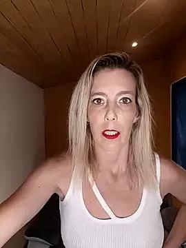 Freechat Naughtyeva16 on StripChat