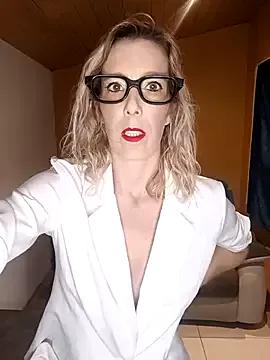 Freechat Naughtyeva16 on StripChat
