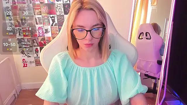 NessaDiazz on StripChat 