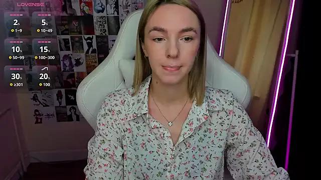 NessaDiazz on StripChat 