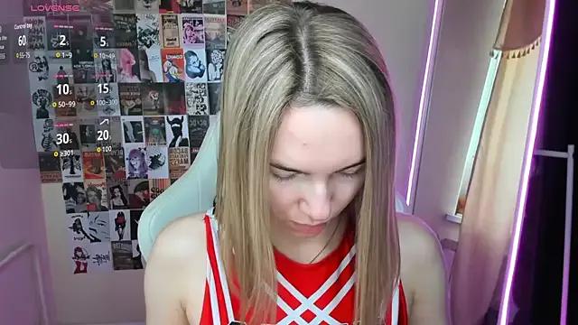NessaDiazz on StripChat