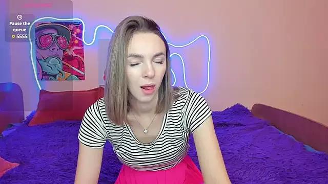 NessaDiazz on StripChat 