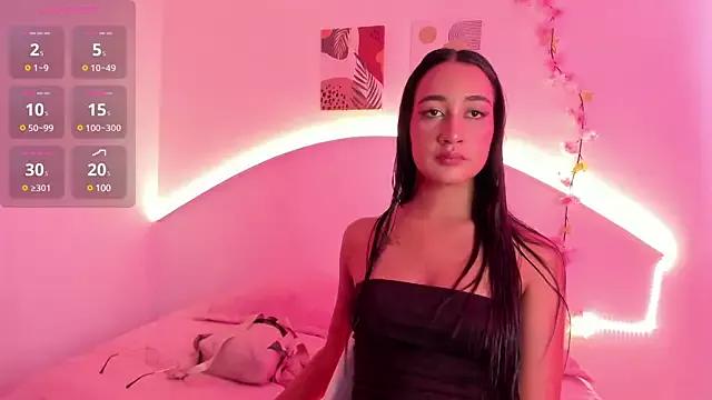 nikibricee on StripChat 