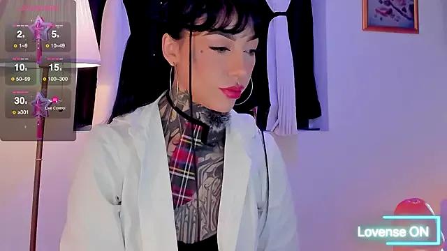 NinaVall on StripChat