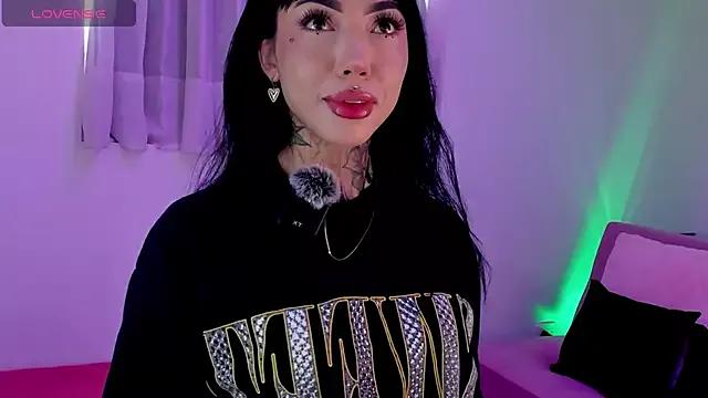 NinaVall on StripChat 