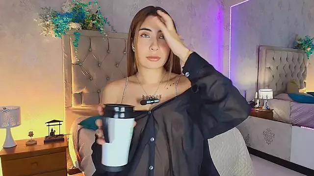 Freechat nini_love01 on StripChat