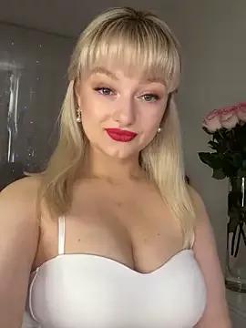 Queen_in_touch on StripChat 