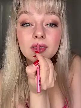 Queen_in_touch on StripChat 