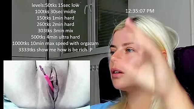 queenofthenighttt on StripChat