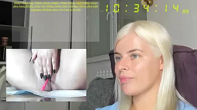 queenofthenighttt on StripChat 