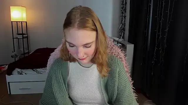 Freechat ReddHotPipper on StripChat