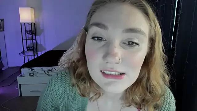 Freechat ReddHotPipper on StripChat