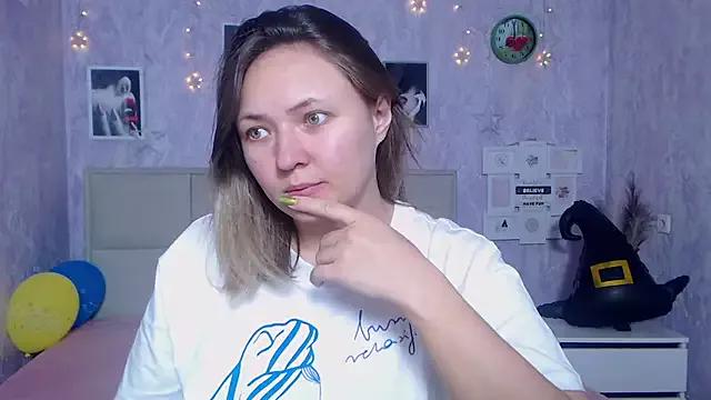 SallyVerda on StripChat 
