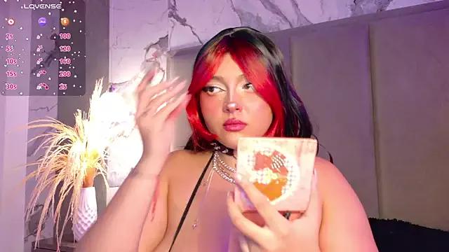 SamanthaaReed on StripChat 