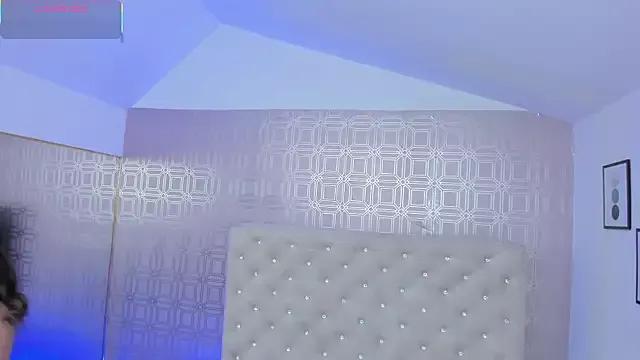 Sara_Desire on StripChat 