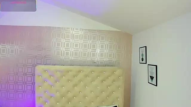 Sara_Desire on StripChat 