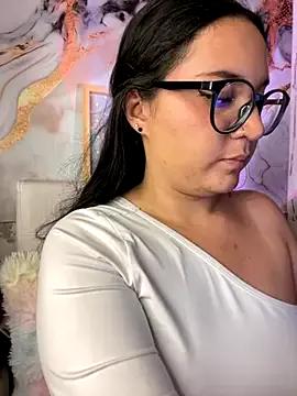 sara_roy04_ on StripChat 