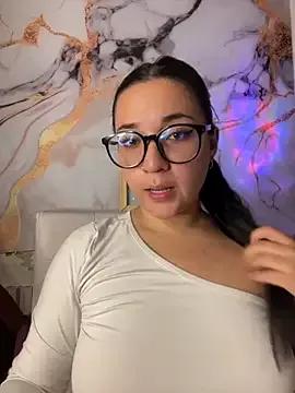sara_roy04_ on StripChat 