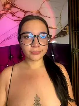 sara_roy04_ on StripChat 