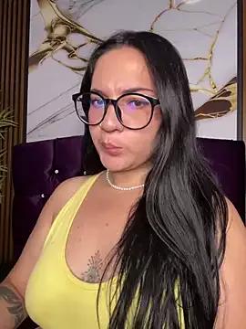 sara_roy04_ on StripChat 