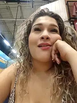 Sara_smiiith211 on StripChat 