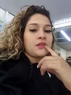 Sara_smiiith211 on StripChat 