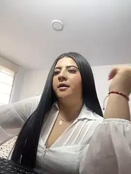 saraaa__ on StripChat