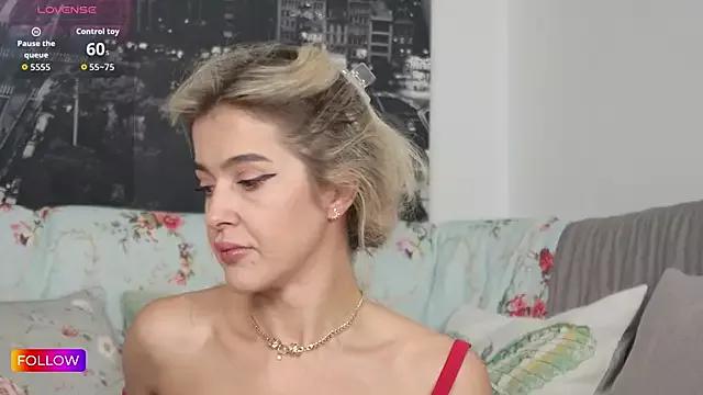 Sarah-Hart on StripChat 