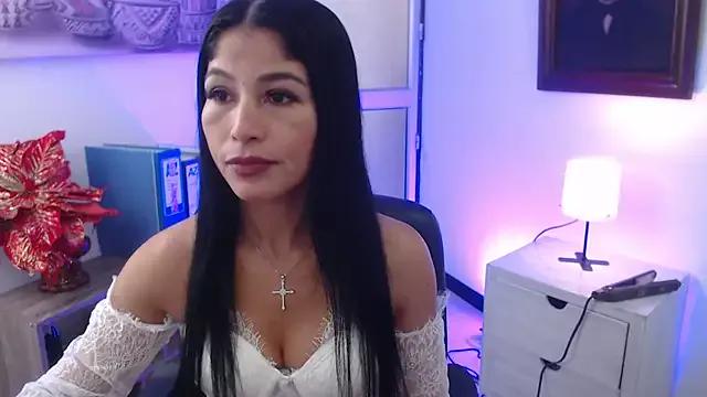 saralife on StripChat 