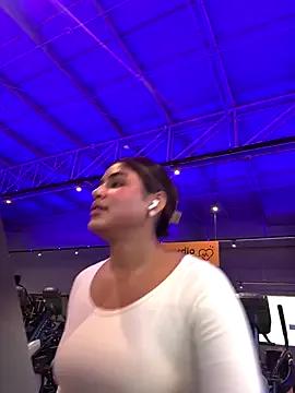 SaraParisi on StripChat 