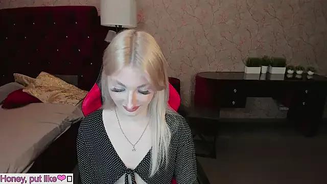 Sarrah_blush on StripChat 
