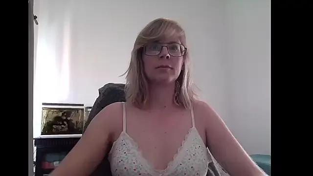 SavannaGirly on StripChat 