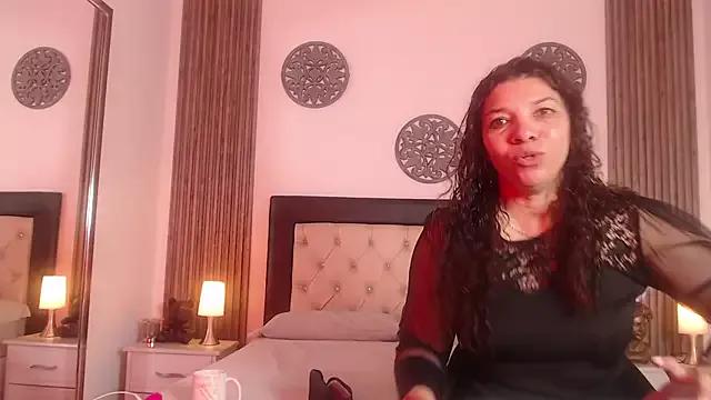 Serena_Houstonn — oh yeah, my big ass moves for you