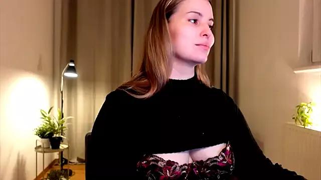 ShyHotNerd on StripChat 