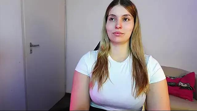 ShyHotNerd on StripChat 