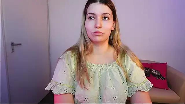 ShyHotNerd on StripChat 